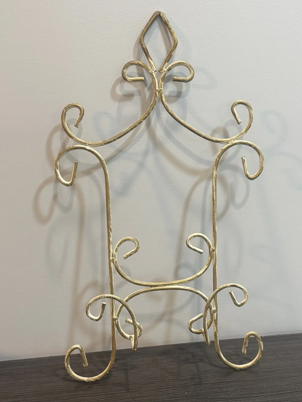 Rustic Decorative Wrought Iron Wallhanging Plate Display- Elegant Scroll Design